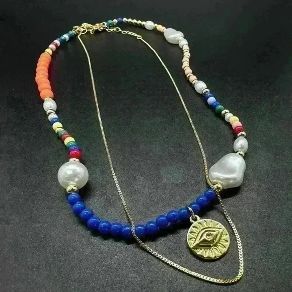 Layered bead and gold charm necklace 💗 - Picture 4 of 4